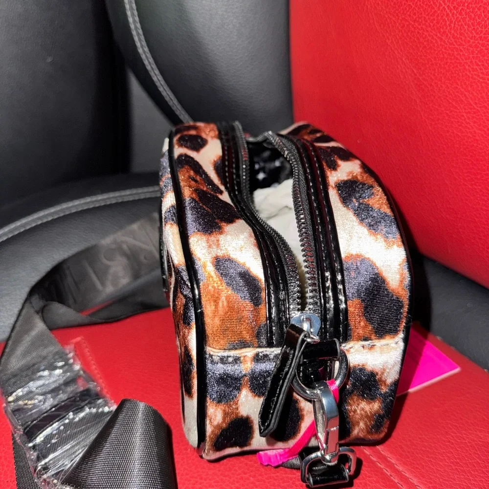 Paris Hilton Black and Brown Leopard Crossbody Bag - Picture 4 of 5